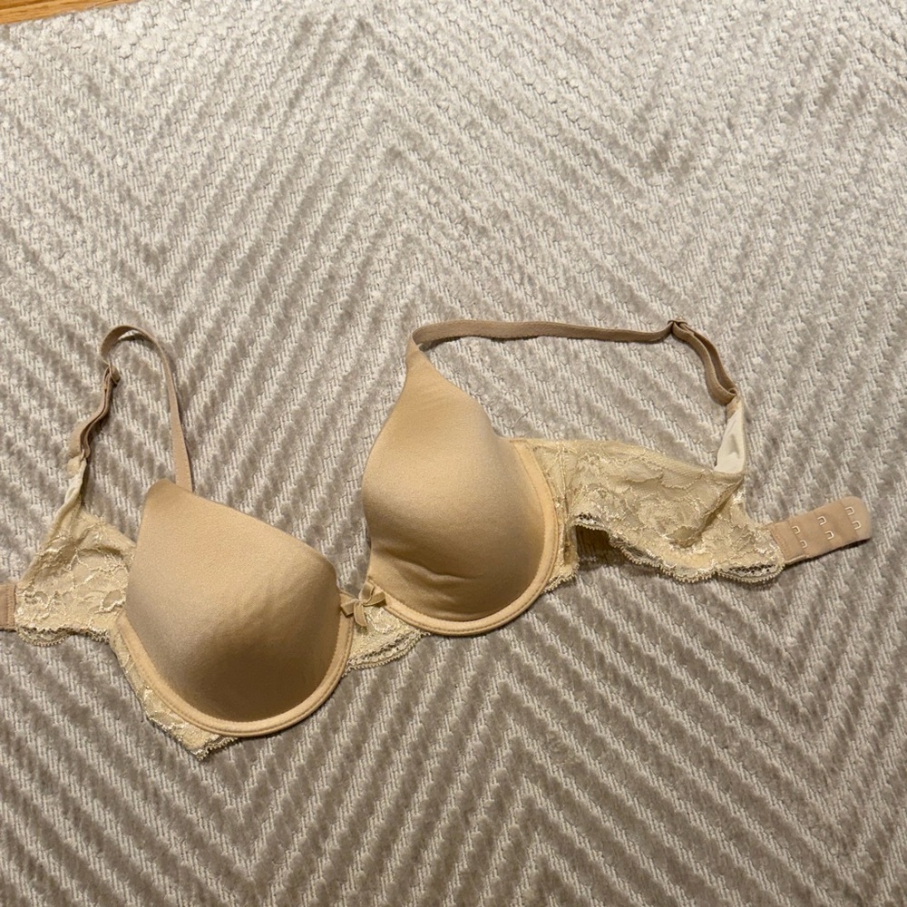 Maidenform Tan Lace Bra